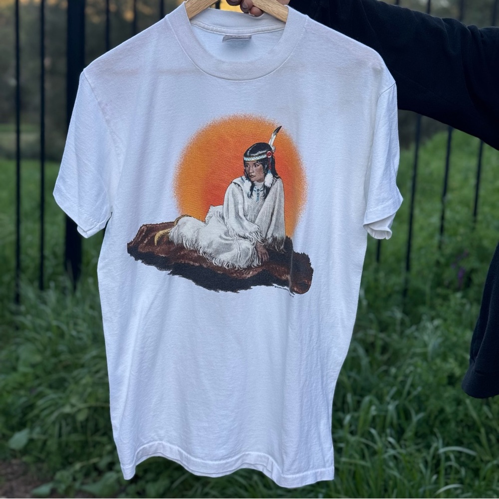 Men’s Vintage 1991 Native American Woman Graphic T-Shirt Medium